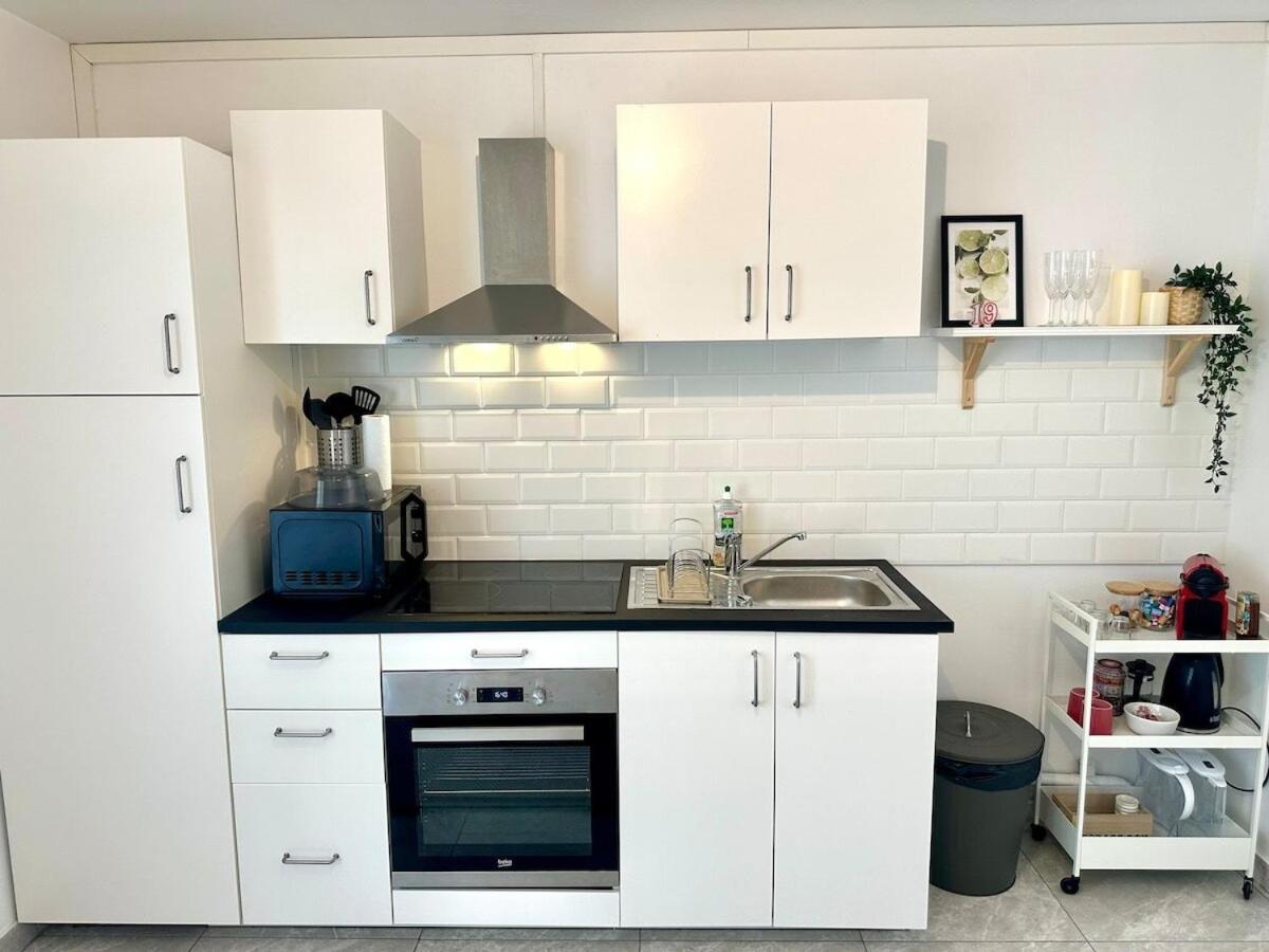 Au Coeur Du Quartier Taittinger Apartment แร็งส์ ภายนอก รูปภาพ