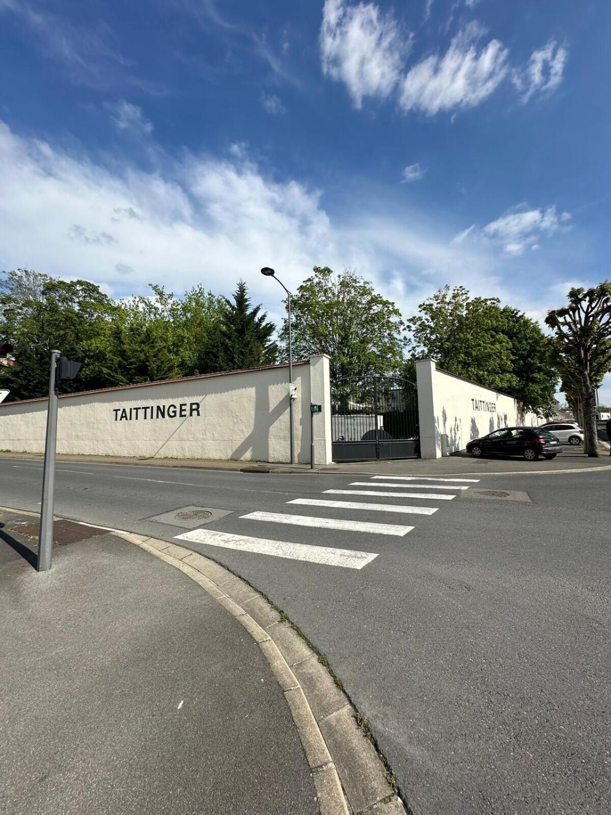 Au Coeur Du Quartier Taittinger Apartment แร็งส์ ภายนอก รูปภาพ